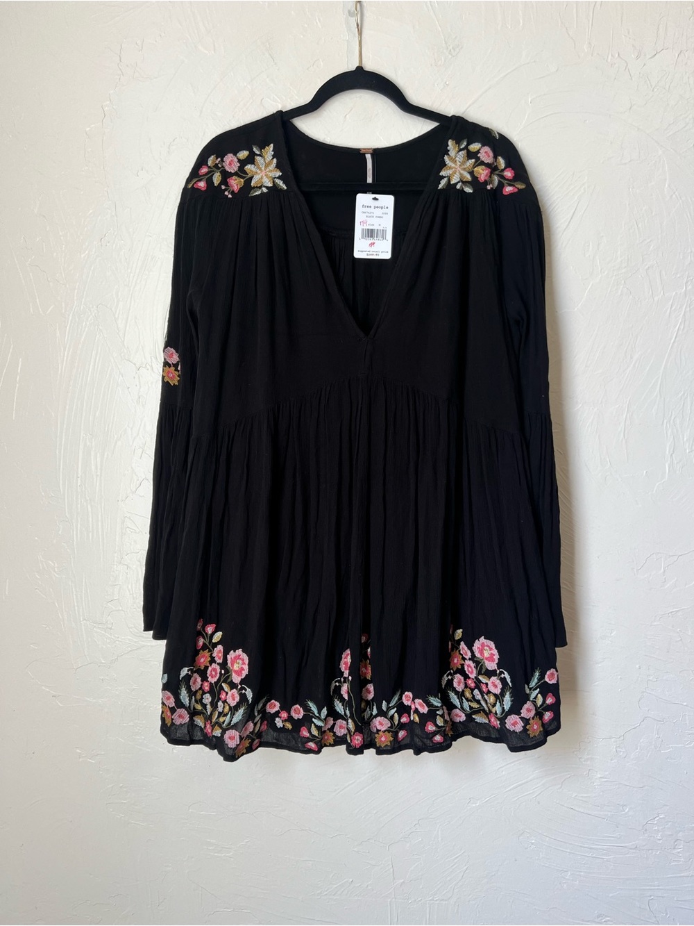 NWT Free People Te Amo Black embroidered floral mini dress size M - Picture 2 of 6